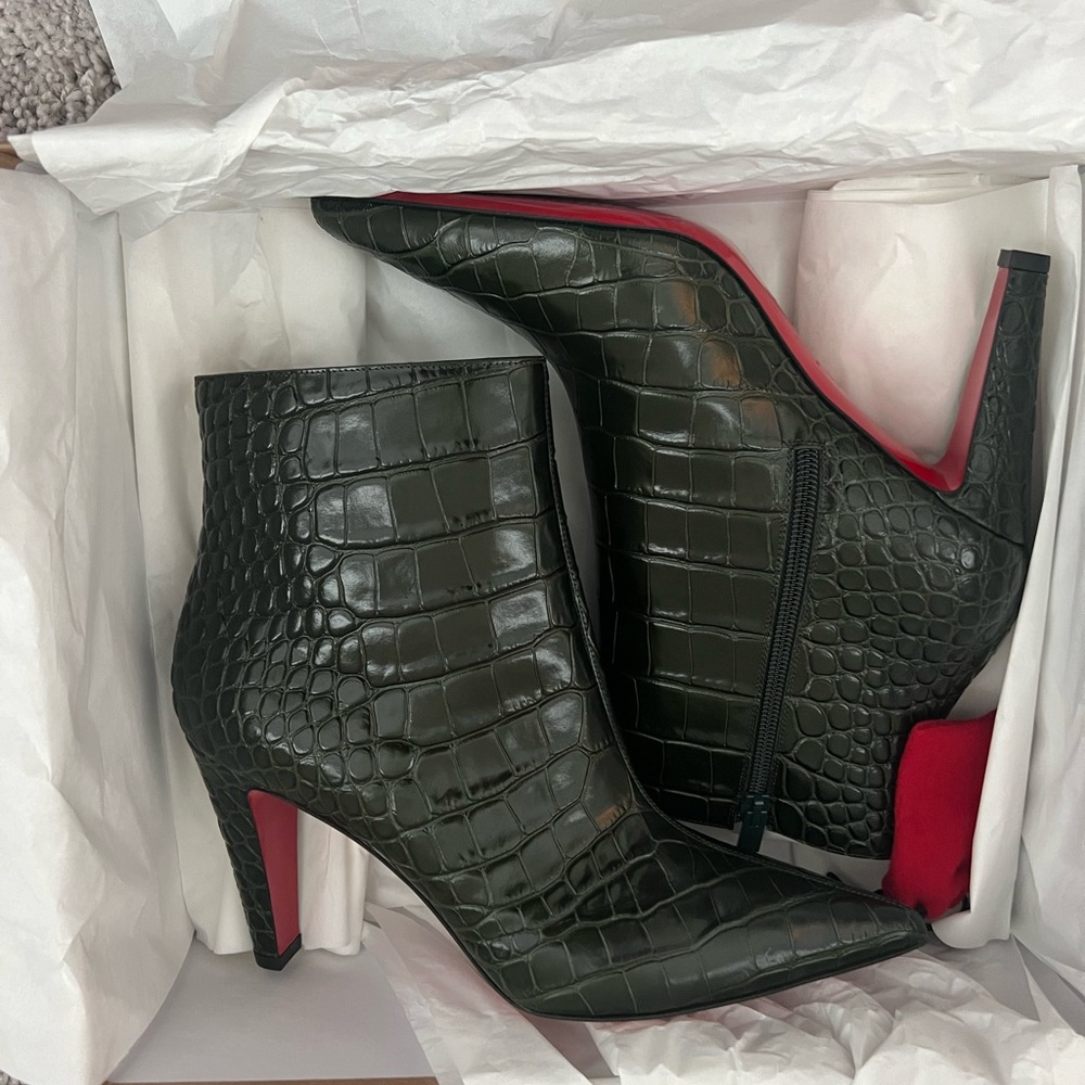 Beautiful Louboutin crocodile boots size 39- 8.5 US